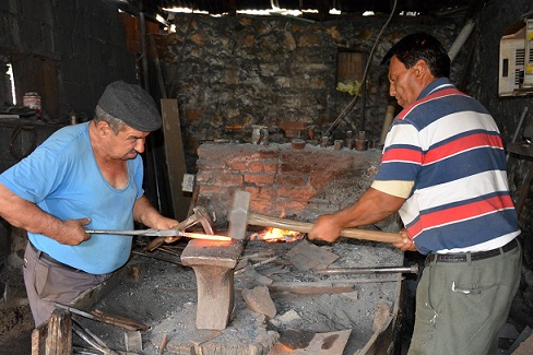 150 Yillik Dukkanda 50 Yillik Demirci Mugla Haber Gazetesi